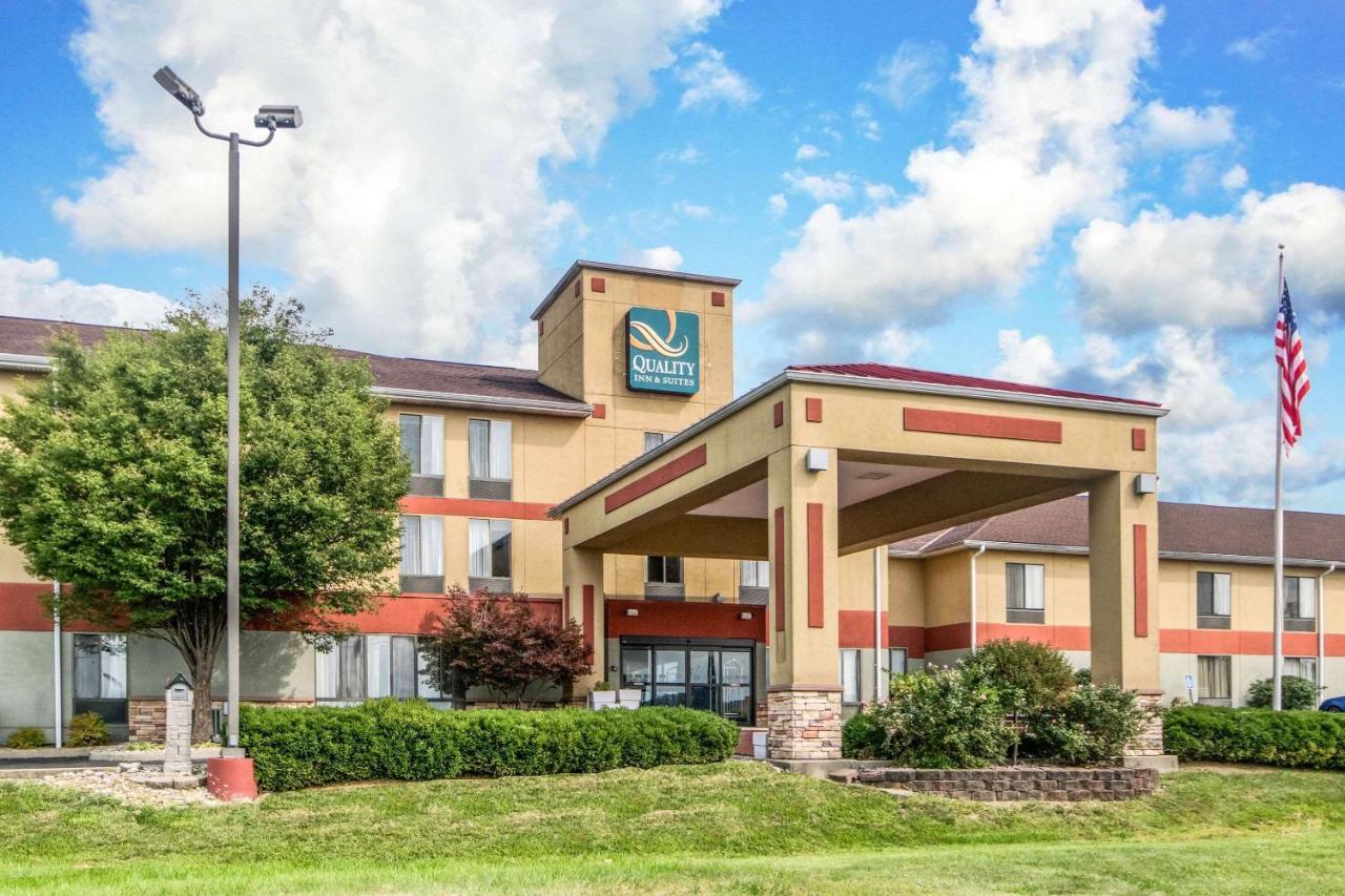 Quality Inn & Suites Lawrenceburg Exterior photo